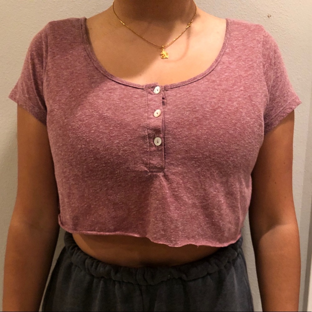 Berry colored, cropped t-shirt